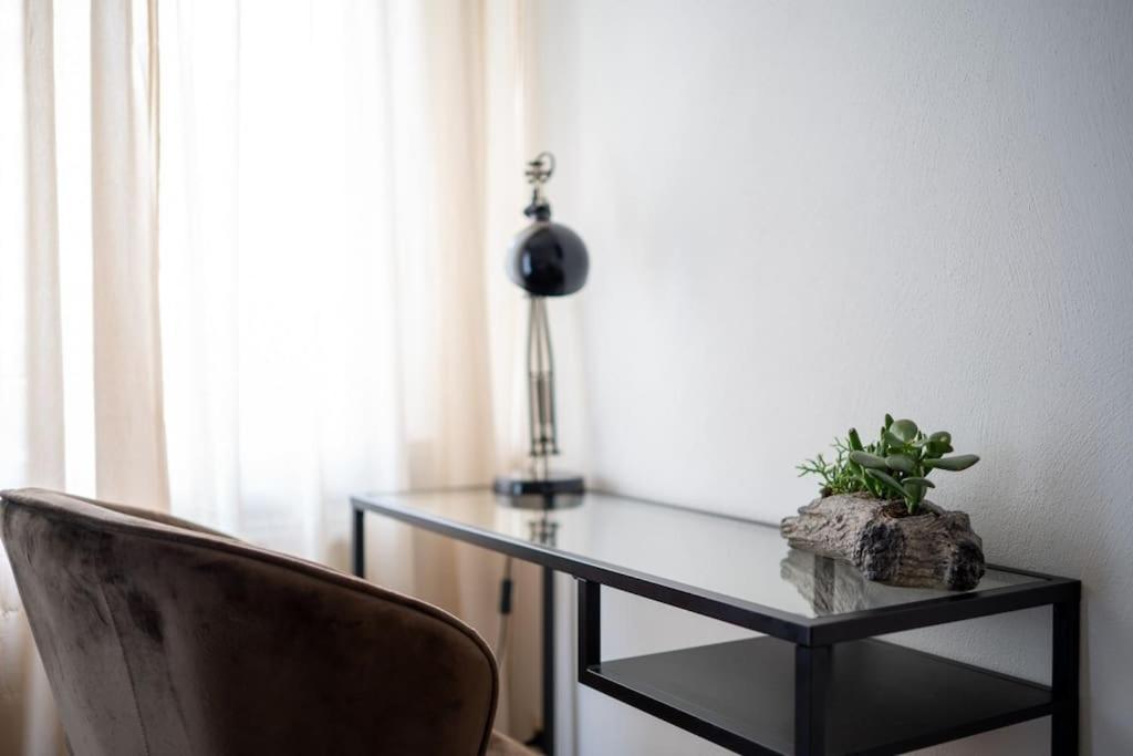 Wohnung Naehe Stadtzentrum Mit Wohnzimmer Und Kueche Coblenza Exterior foto