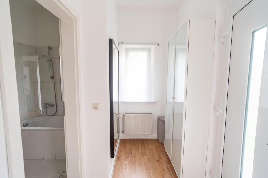 Wohnung Naehe Stadtzentrum Mit Wohnzimmer Und Kueche Coblenza Exterior foto