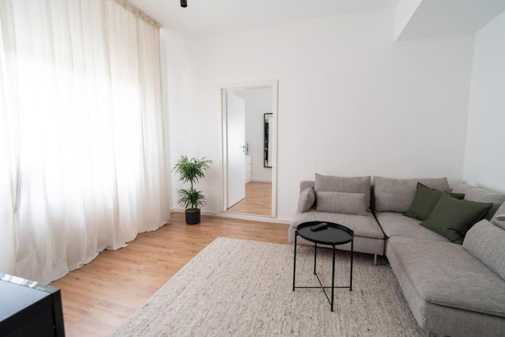 Wohnung Naehe Stadtzentrum Mit Wohnzimmer Und Kueche Coblenza Exterior foto