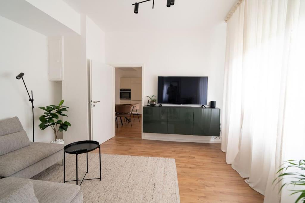 Wohnung Naehe Stadtzentrum Mit Wohnzimmer Und Kueche Coblenza Exterior foto